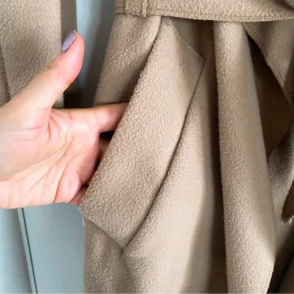 🍂 BOOHOO TAN WOVEN CLASSIC COAT!