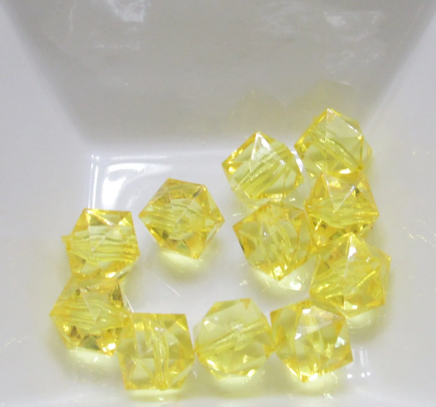 19mm 10 CT.Y ellow Faceted Ice Cube Bead, Chunky Ice Cube Bead, Bubblegum Bead,  Transparent Bead, Chunky Necklace, Jewelry Supply