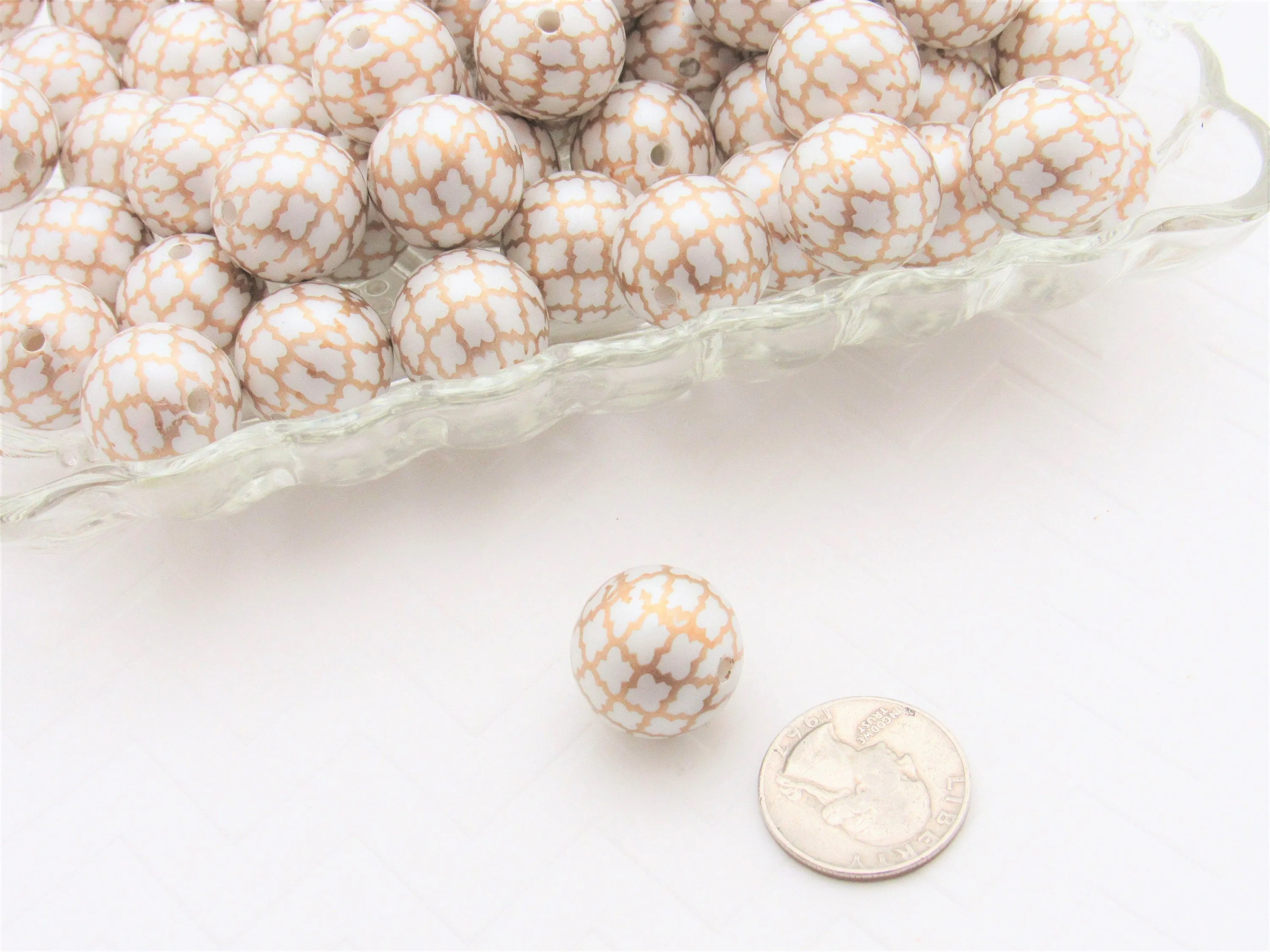 20mm Printed Chevron Gold on White Pearls,  Bubblegum Beads, Chunky Gumball Beads, Bubblegum Bead Supply, Chunky Printed Pearl Beads