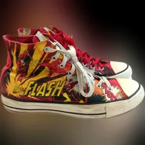Converse Mens 9 Womens 11 FLASH AllStar Chuck Taylor DC Comics Shoes