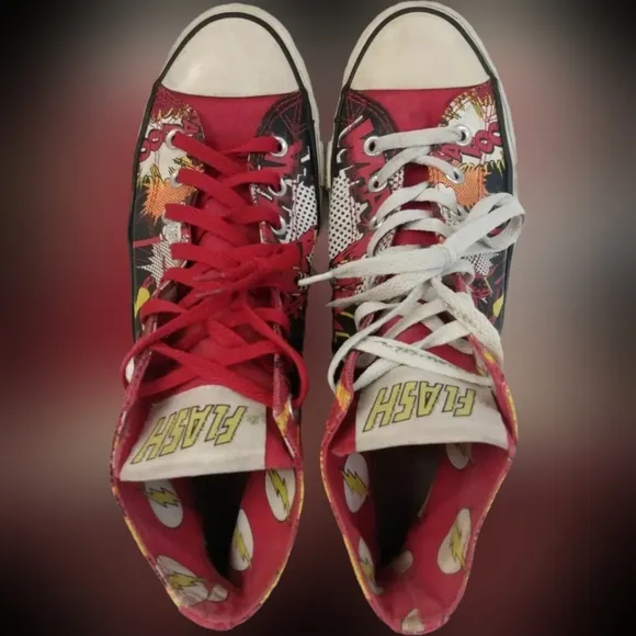 Converse Mens 9 Womens 11 FLASH AllStar Chuck Taylor DC Comics Shoes