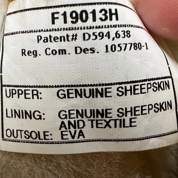EUC UGG Australia Classic Short Boots | 8