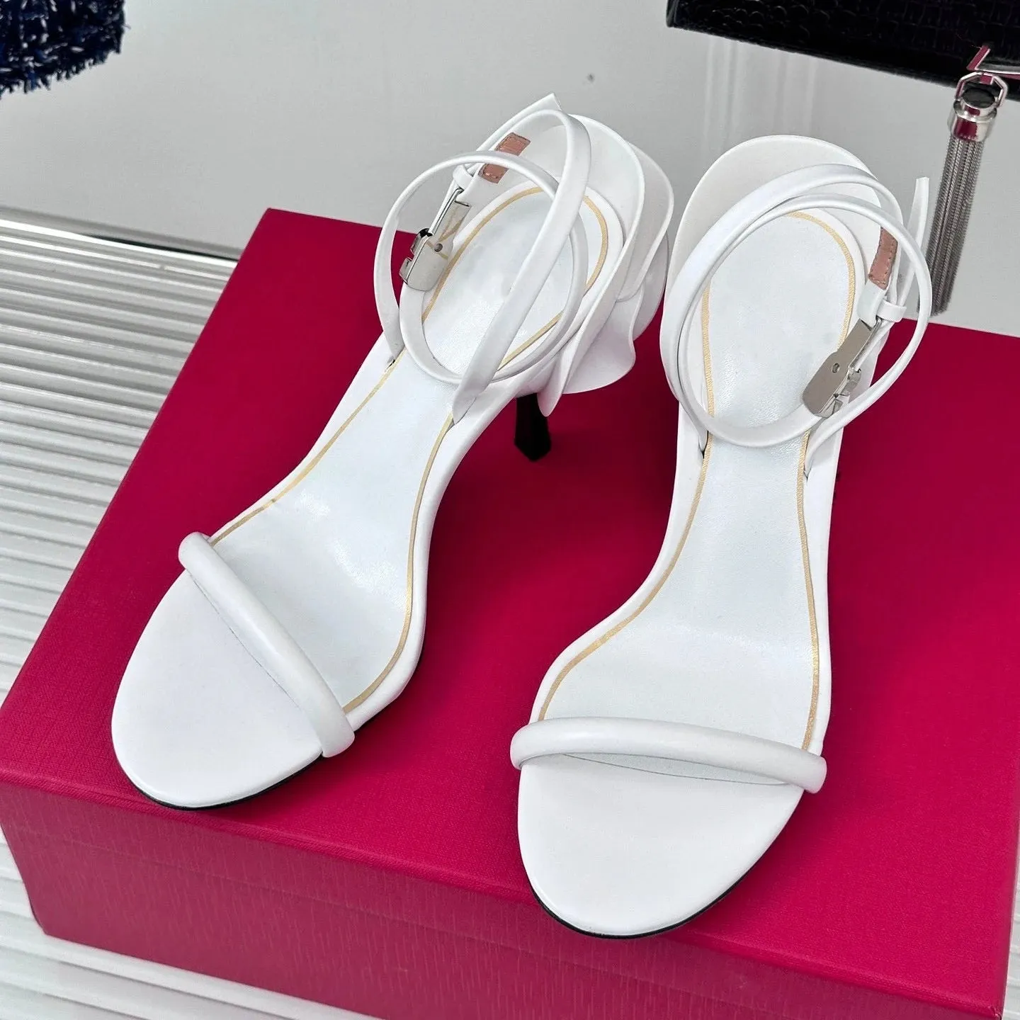 High Quality Rose Blossom Sandals