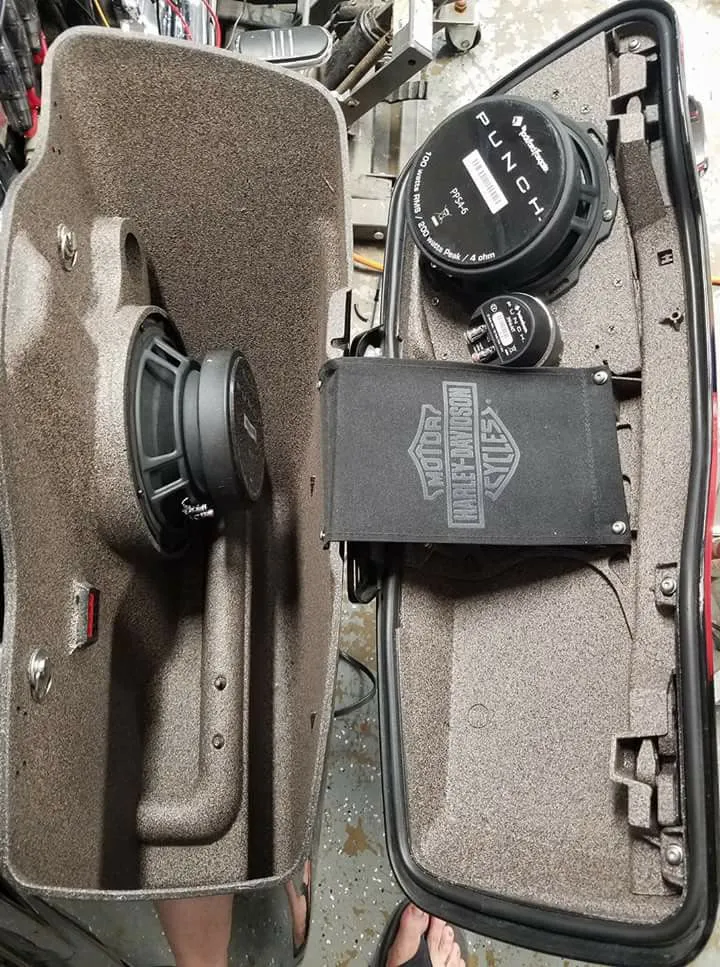 SPEED RINGS Speed Rings 8" with Horn Inside Mount 98-Current (Pair)